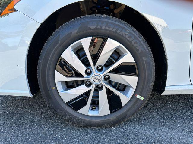 new 2025 Nissan Altima car, priced at $26,700