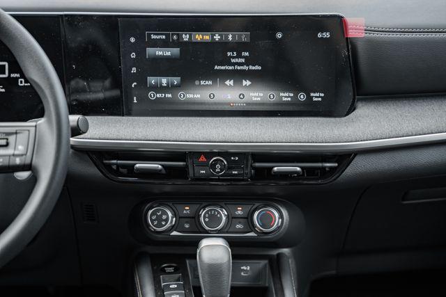 new 2025 Nissan Kicks car, priced at $27,860