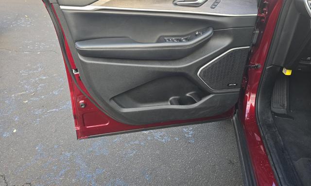 used 2022 Jeep Grand Cherokee L car, priced at $32,000