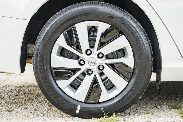 new 2025 Nissan Altima car, priced at $25,925