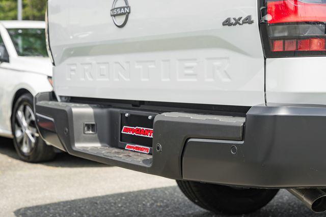 new 2025 Nissan Frontier car, priced at $31,278