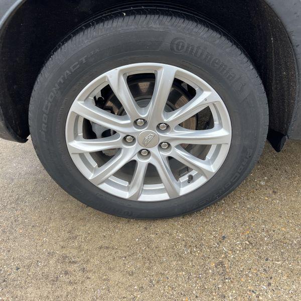 used 2021 Cadillac XT4 car, priced at $25,000