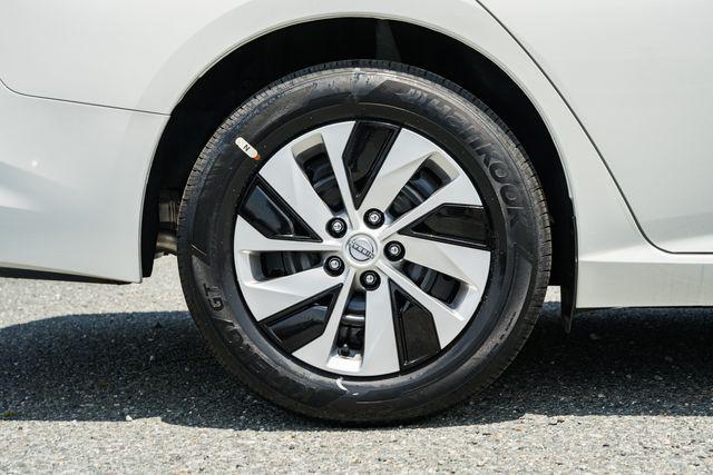 new 2025 Nissan Altima car, priced at $27,080
