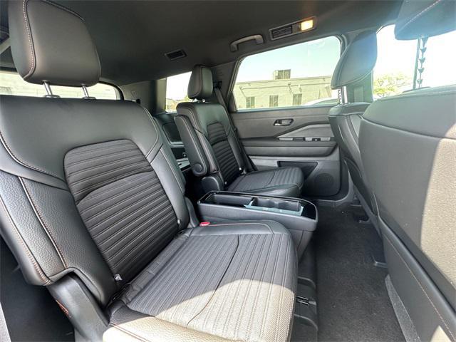 new 2025 Nissan Pathfinder car, priced at $47,175