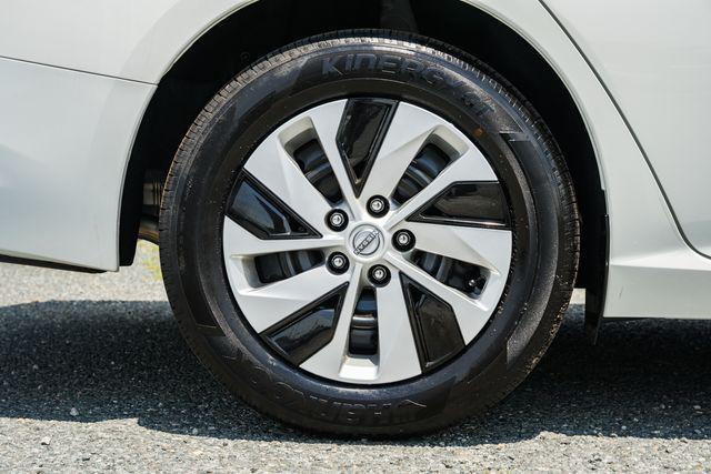 new 2025 Nissan Altima car, priced at $27,138