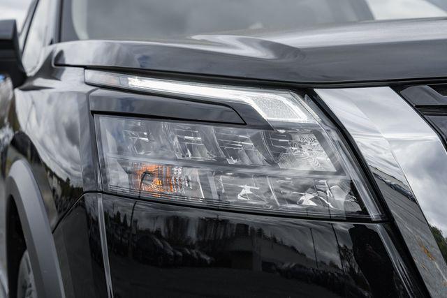 new 2025 Nissan Pathfinder car, priced at $48,435