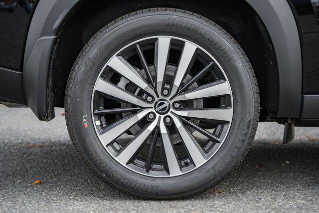 new 2025 Nissan Pathfinder car, priced at $48,435