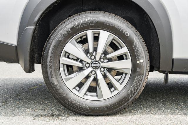 new 2025 Nissan Pathfinder car, priced at $38,555