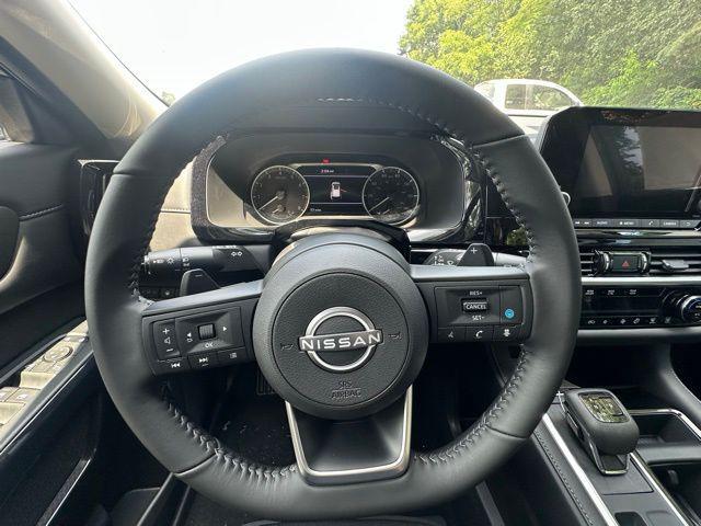 new 2025 Nissan Pathfinder car, priced at $38,061