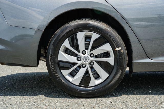 new 2025 Nissan Altima car, priced at $27,080