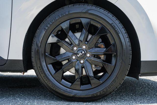 used 2022 Kia Carnival car, priced at $35,000