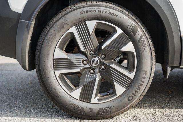 new 2025 Nissan Kicks car, priced at $24,384