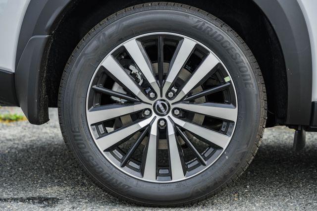 new 2025 Nissan Pathfinder car, priced at $46,031