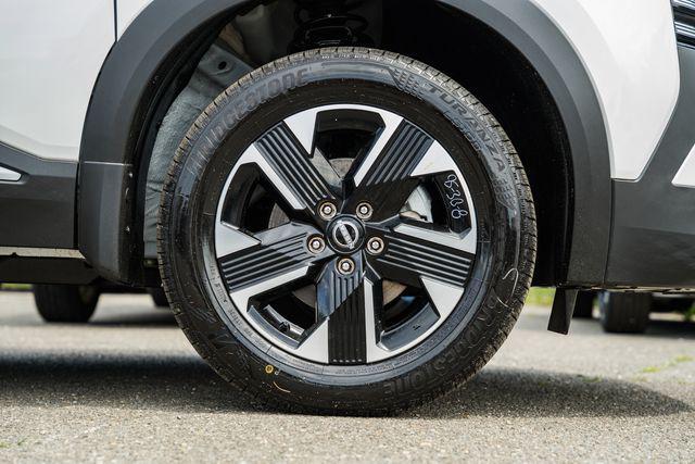 new 2025 Nissan Kicks car, priced at $26,551