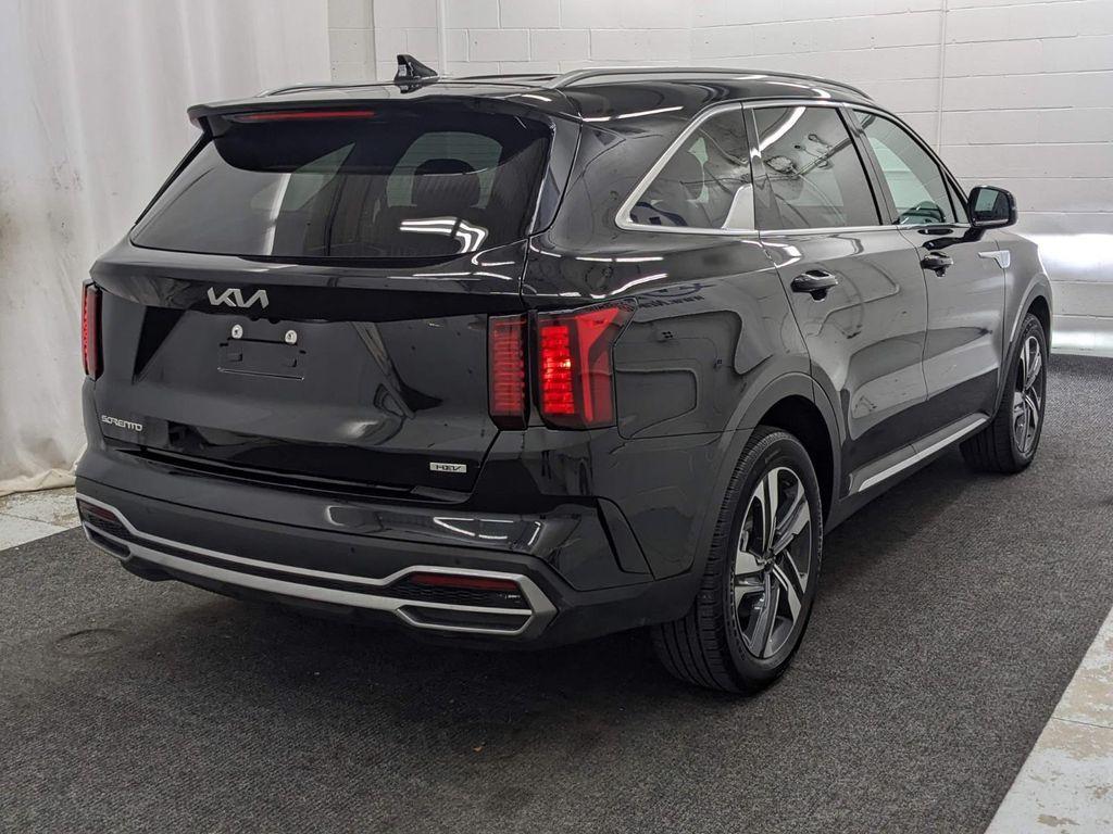 used 2023 Kia Sorento Hybrid car, priced at $30,990