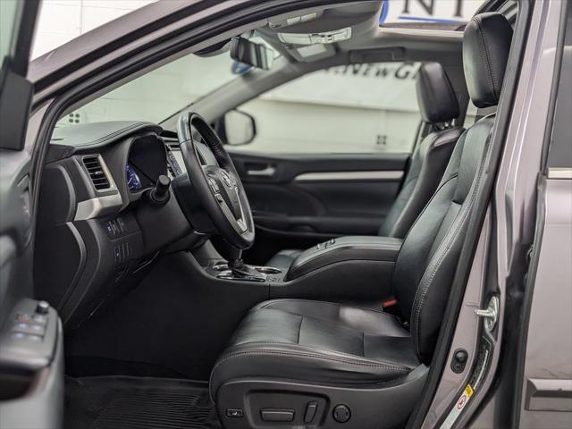 used 2019 Toyota Highlander car, priced at $25,650