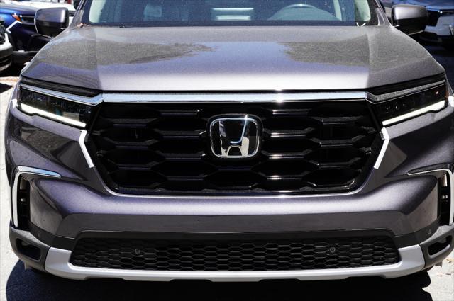 new 2025 Honda Pilot car, priced at $48,595