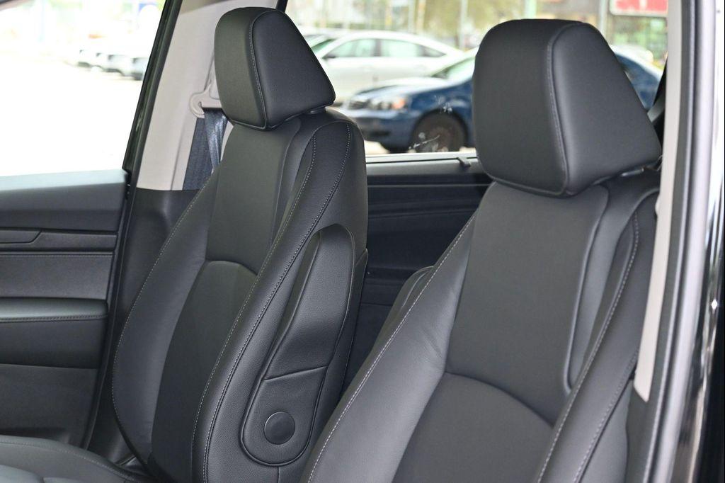 new 2026 Honda Odyssey car, priced at $43,847