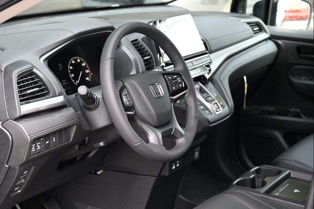 new 2026 Honda Odyssey car, priced at $43,847