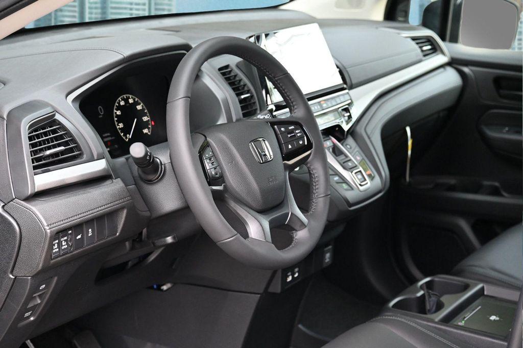 new 2026 Honda Odyssey car, priced at $43,847