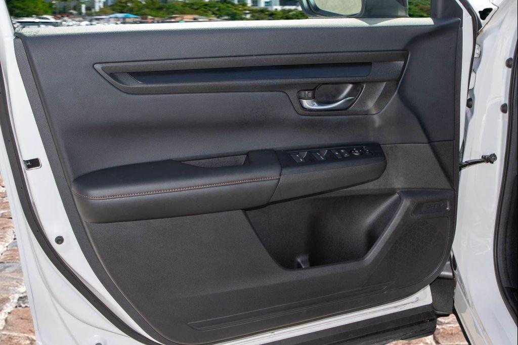 used 2023 Honda CR-V Hybrid car, priced at $27,300