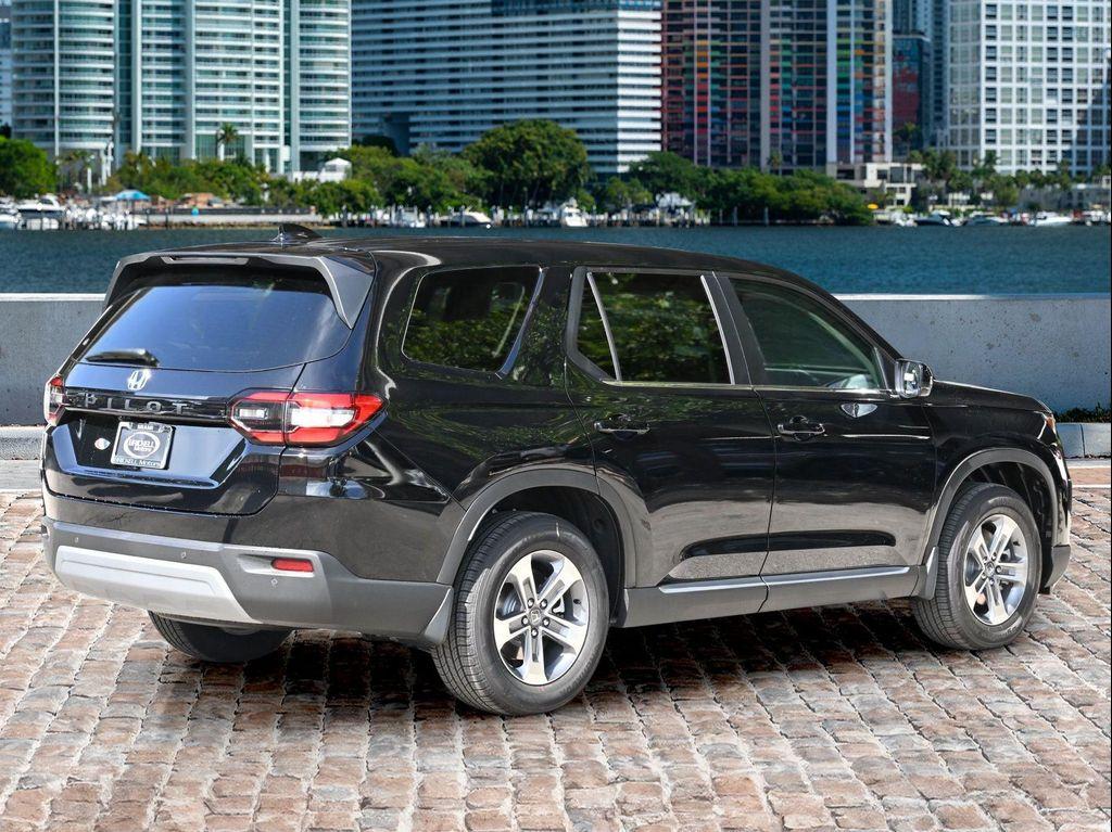 new 2025 Honda Pilot car, priced at $44,695