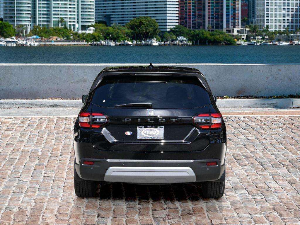 new 2025 Honda Pilot car, priced at $44,695