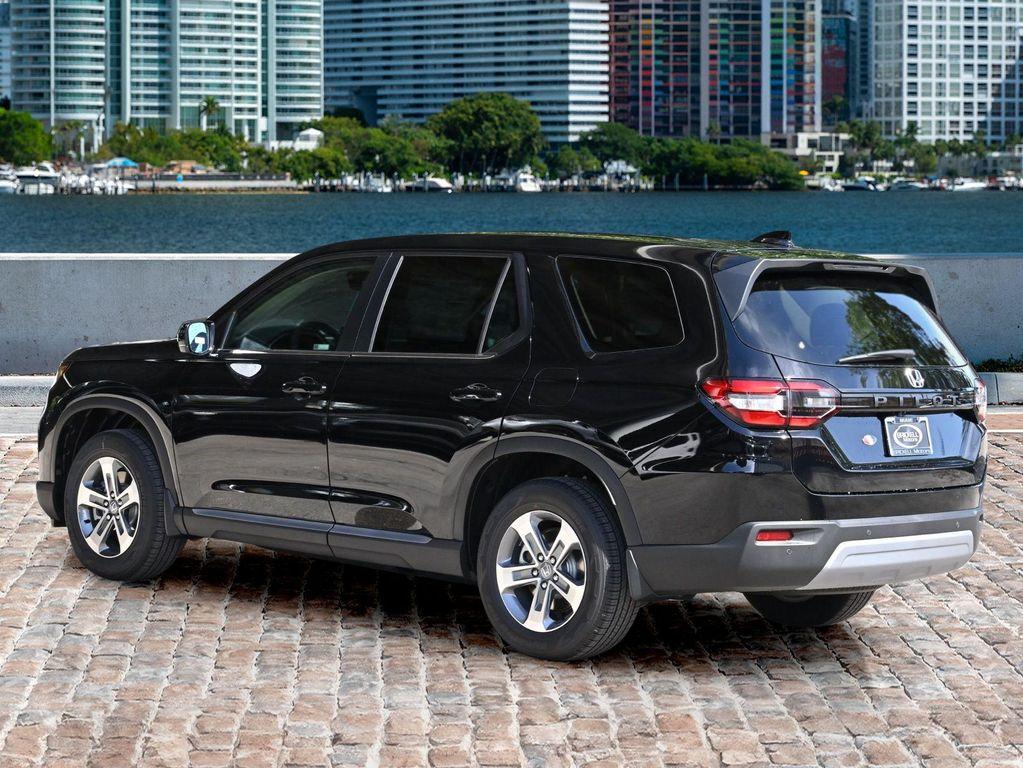 new 2025 Honda Pilot car, priced at $44,695