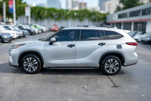 used 2020 Toyota Highlander car, priced at $28,900