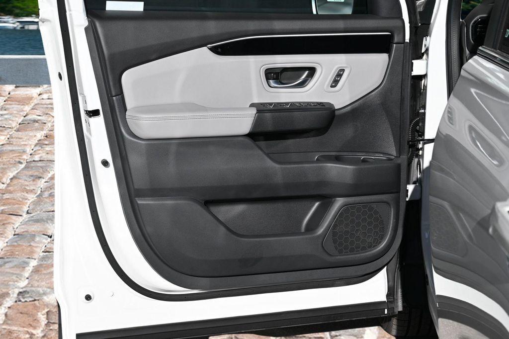 new 2025 Honda Pilot car, priced at $42,723