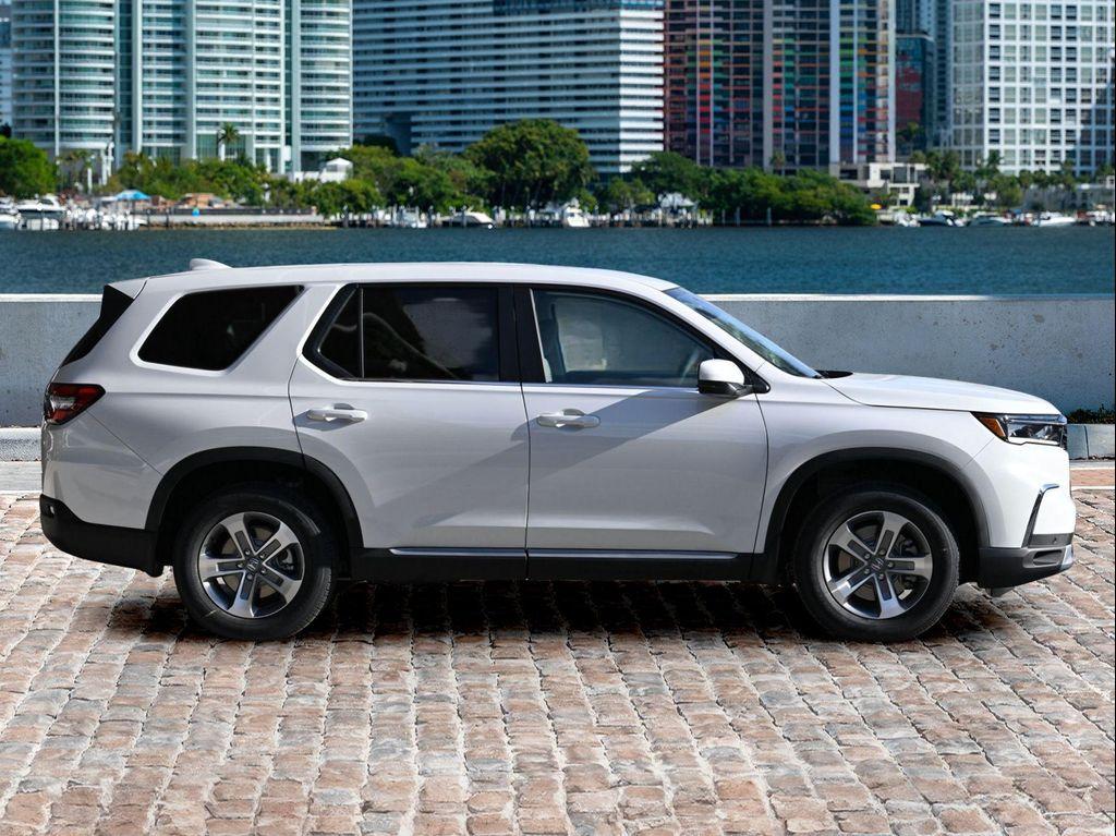 new 2025 Honda Pilot car, priced at $42,723