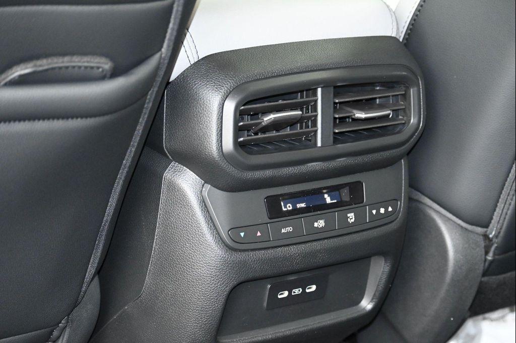 new 2025 Honda Pilot car, priced at $44,995