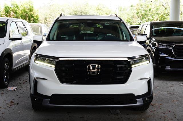 new 2025 Honda Pilot car, priced at $48,595