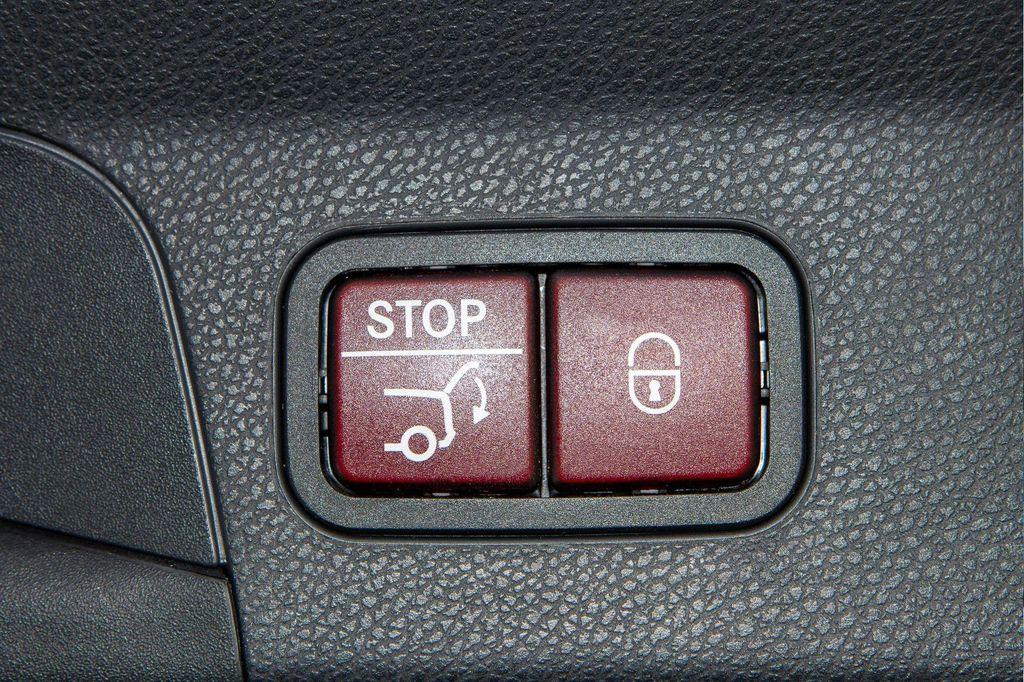 used 2020 Mercedes-Benz GLC 300 car, priced at $24,500