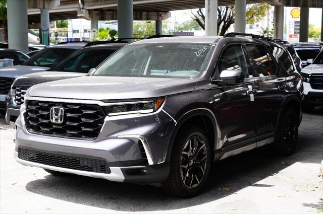 new 2025 Honda Pilot car, priced at $48,595