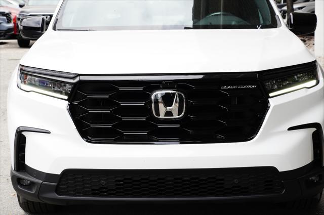 new 2025 Honda Pilot car, priced at $55,675