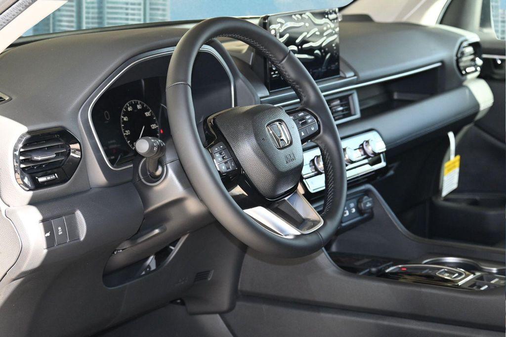 new 2025 Honda Pilot car, priced at $41,919