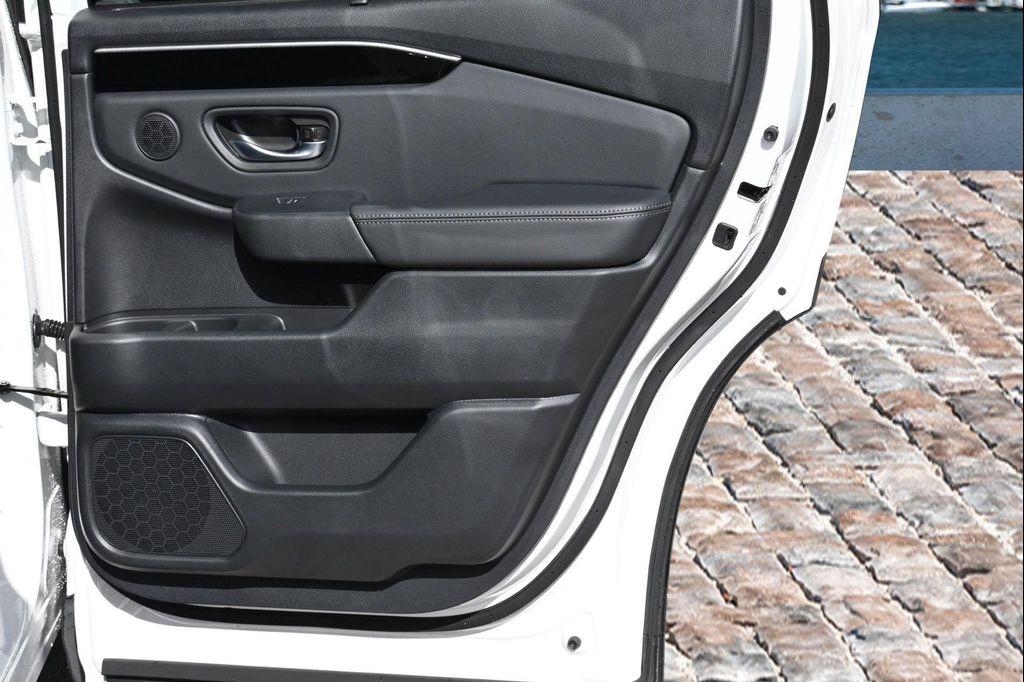 new 2025 Honda Pilot car, priced at $41,919