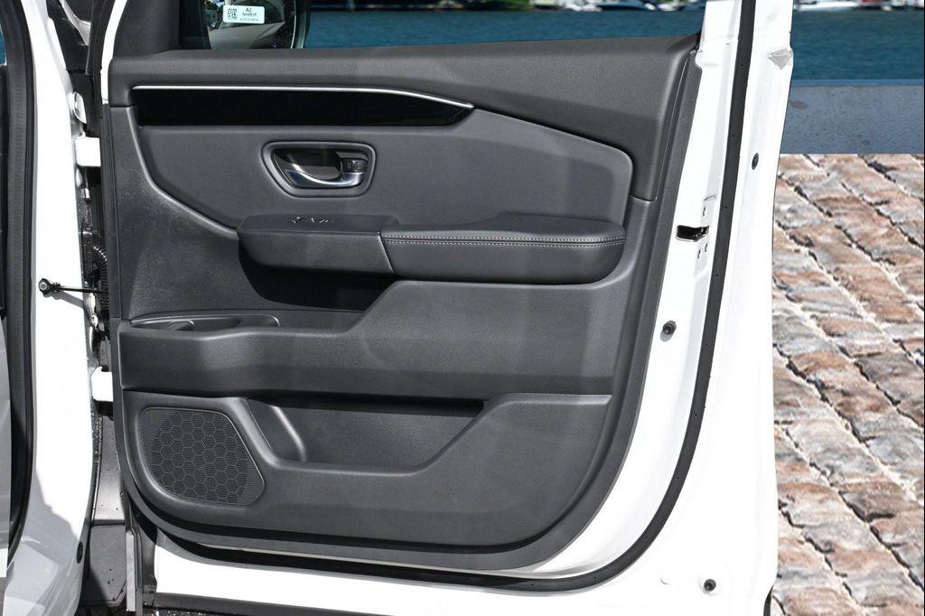 new 2025 Honda Pilot car, priced at $41,919