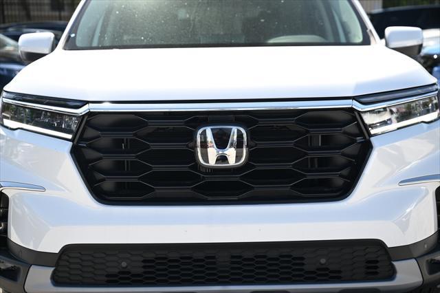 new 2024 Honda Pilot car, priced at $48,295