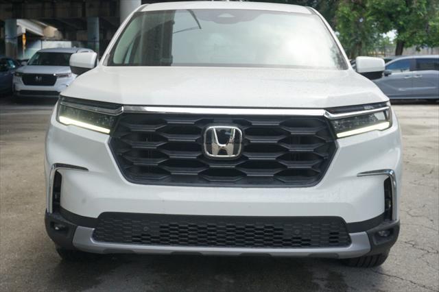 new 2023 Honda Pilot car, priced at $43,595