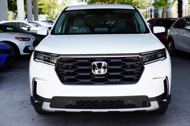 new 2025 Honda Pilot car, priced at $44,595