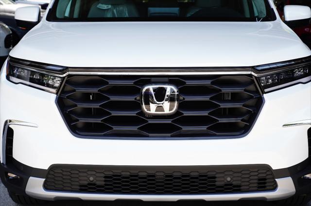 new 2025 Honda Pilot car, priced at $44,595