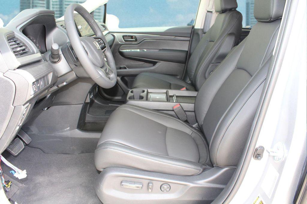 new 2026 Honda Odyssey car, priced at $45,228