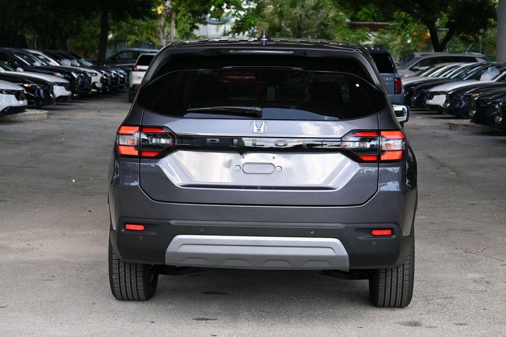 new 2025 Honda Pilot car, priced at $44,995