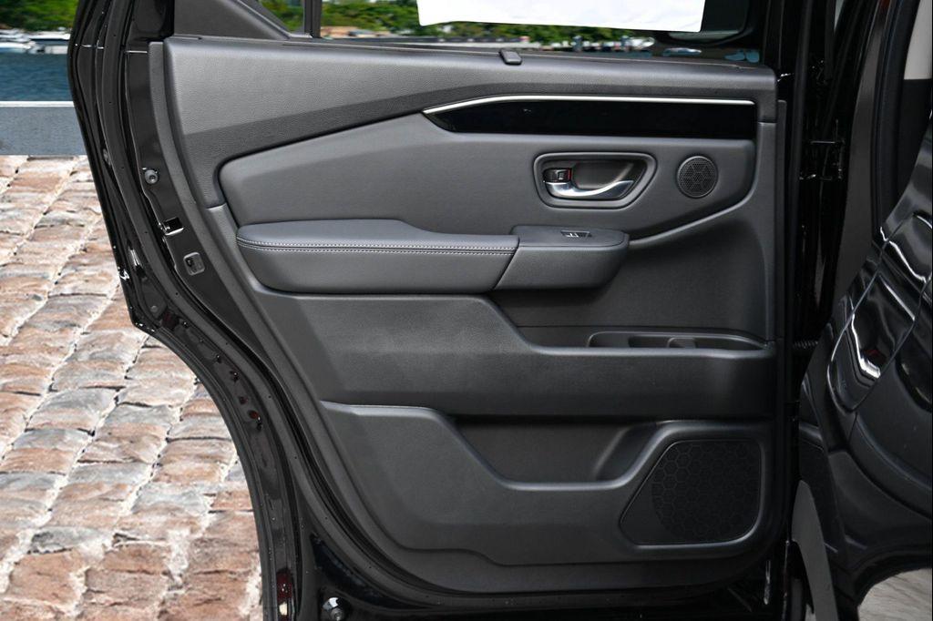 new 2025 Honda Pilot car, priced at $44,695