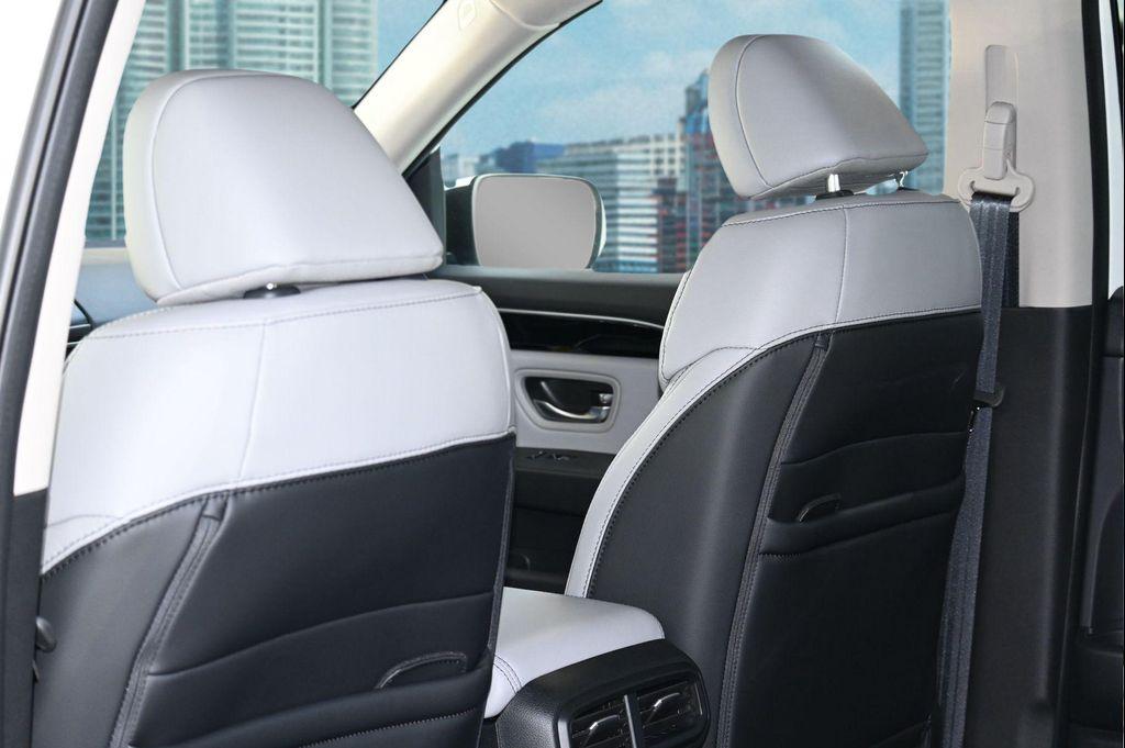 new 2025 Honda Pilot car, priced at $43,367