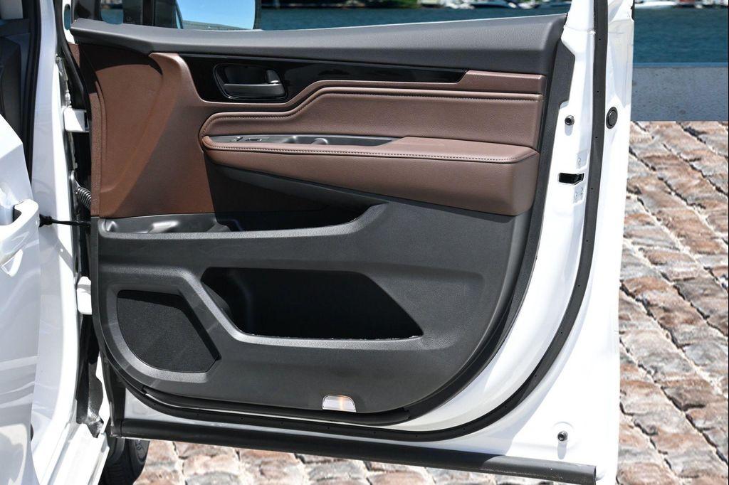 new 2026 Honda Odyssey car, priced at $49,397