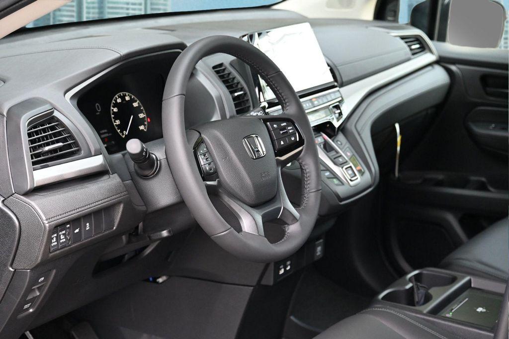new 2026 Honda Odyssey car, priced at $44,436