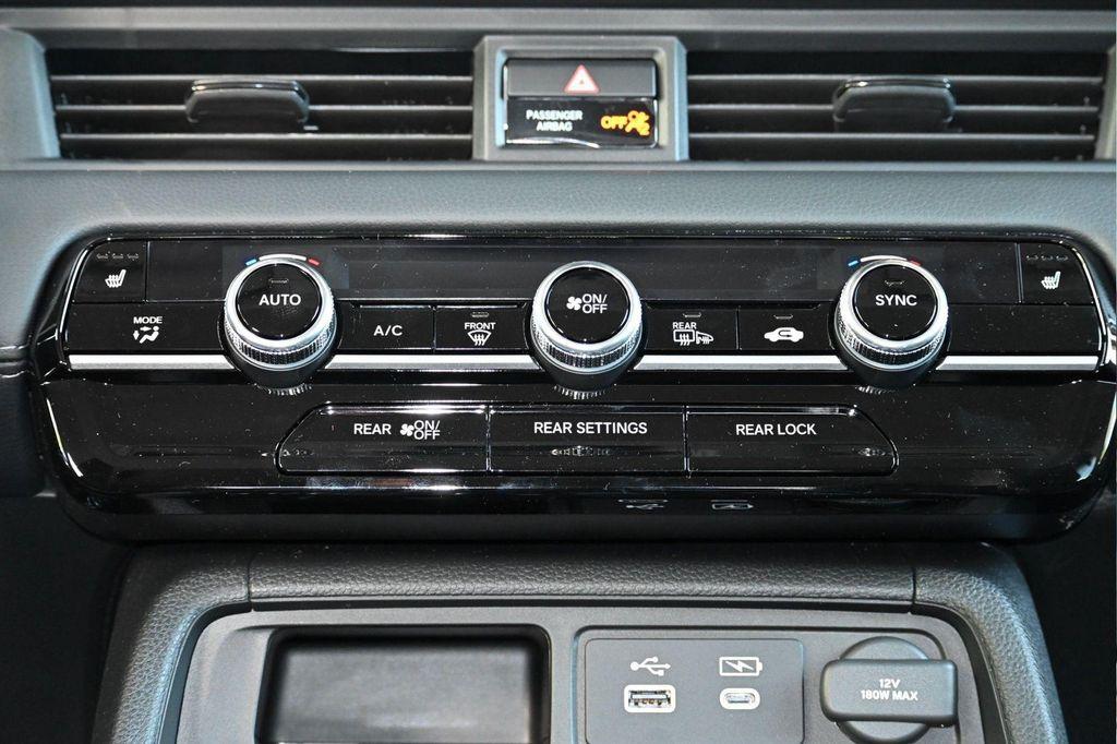 new 2025 Honda Pilot car, priced at $48,955